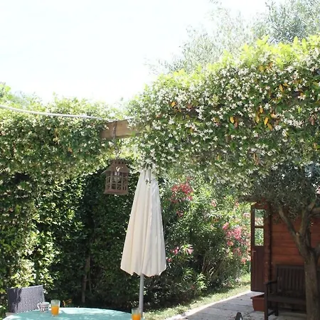 In Carlotte Mit Eigenem Garten Prázdninový dům Lazise