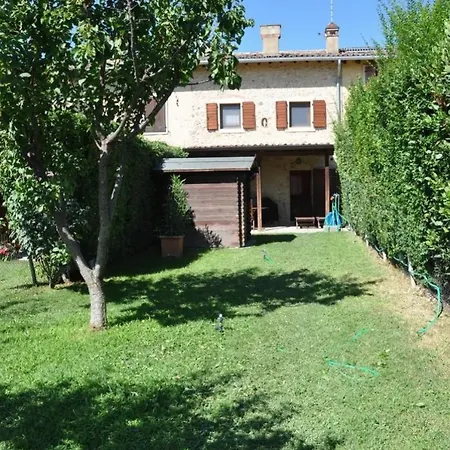 In Carlotte Mit Eigenem Garten Prázdninový dům *